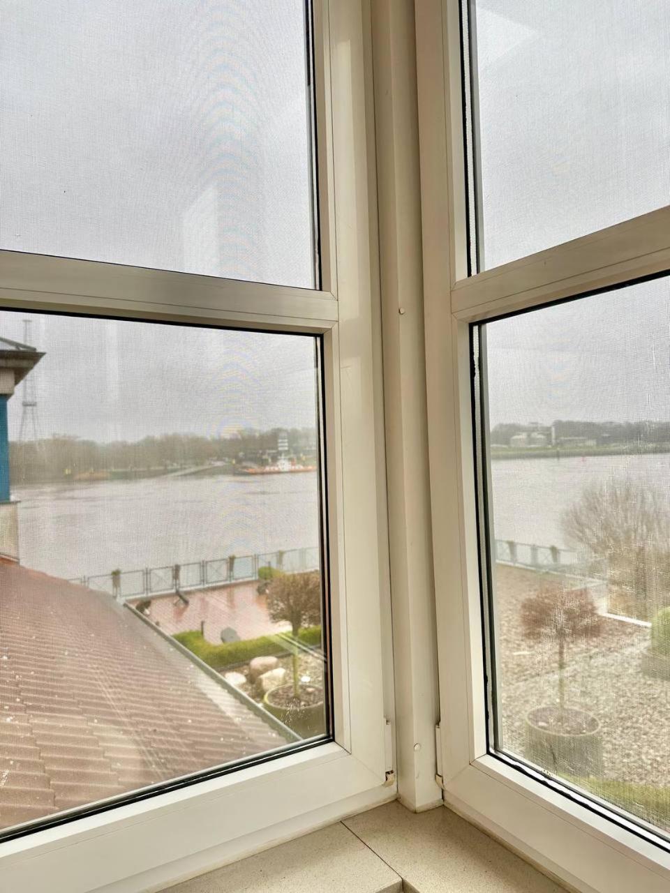 Gaestehaus Weserblick Am Weser-Sandstrand Berne Exterior photo